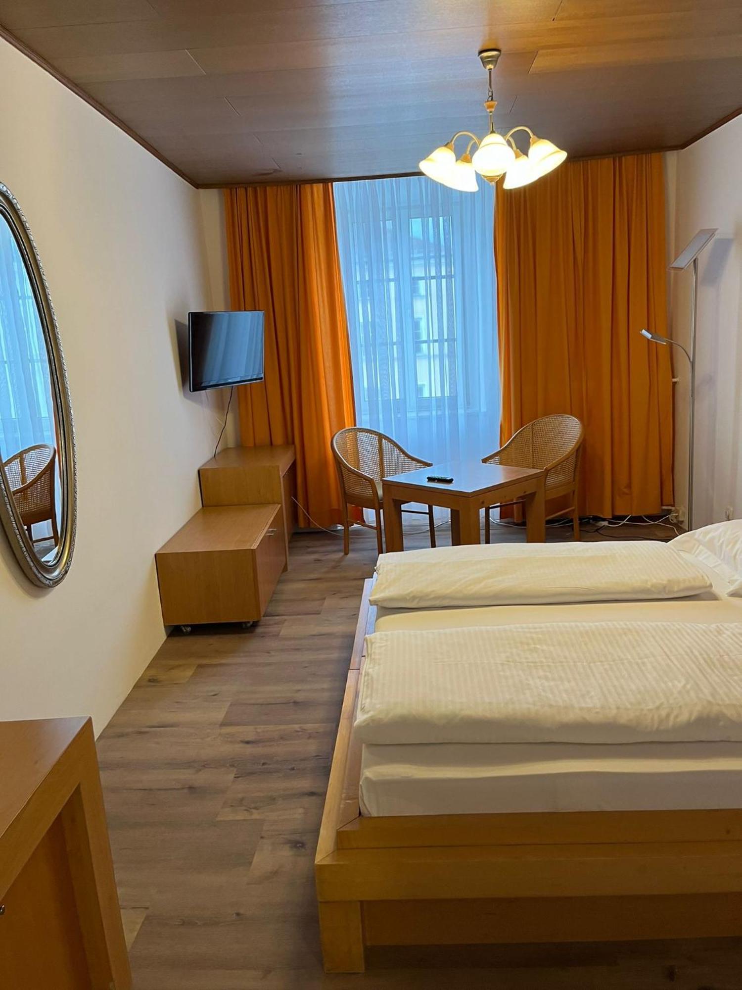 City Hotel Post 20 Braunau am Inn Exterior photo